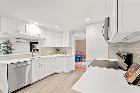 90 Laurel Dr, Needham, MA 02492 photo 11