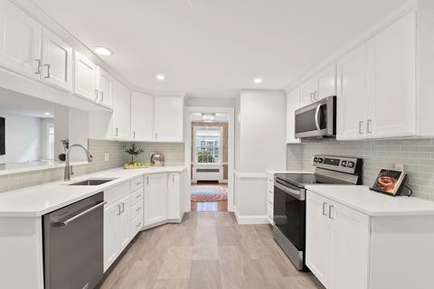 90 Laurel Dr, Needham, MA 02492 photo 9
