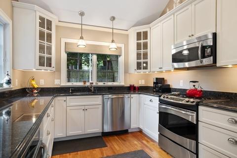 25 May St, Marblehead, MA 01945 photo 10