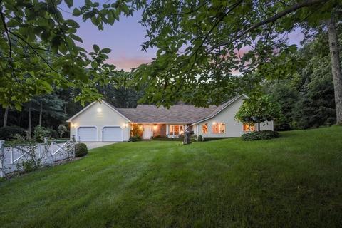 11 Mikes Way, Webster, MA 01570 photo 2