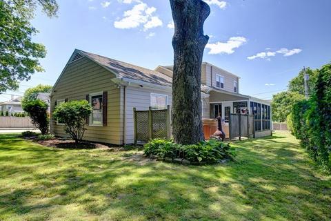 330 Harvard St, Fall River, MA 02720 photo 5