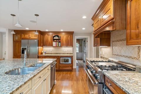 2 Andorra Ln, Hingham, MA 02043 photo 3