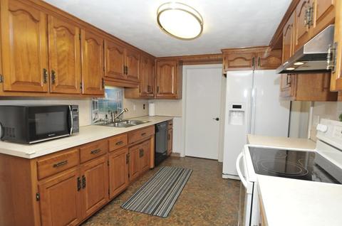 175 St James Blvd, Springfield, MA 01104 photo 3