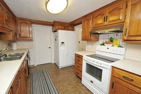 175 St James Blvd, Springfield, MA 01104 photo 4