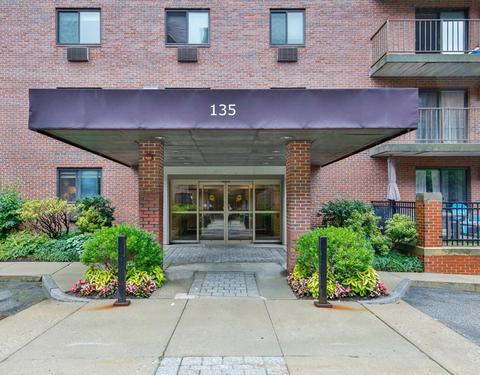 135 Pleasant St #307, Brookline, MA 02446 photo 1