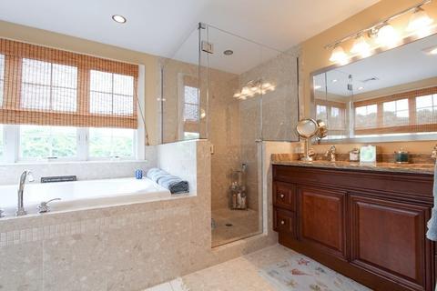 327 Ocean St, Barnstable, MA 02601 photo 25