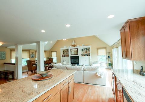 327 Ocean St, Barnstable, MA 02601 photo 12