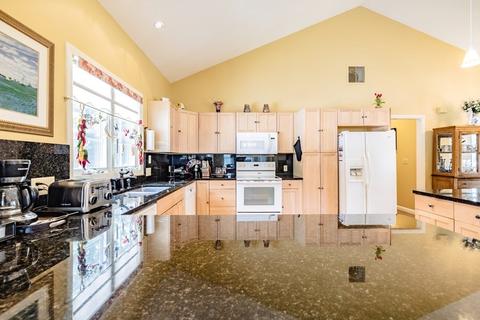 38 Smith St, Chicopee, MA 01020 photo 7