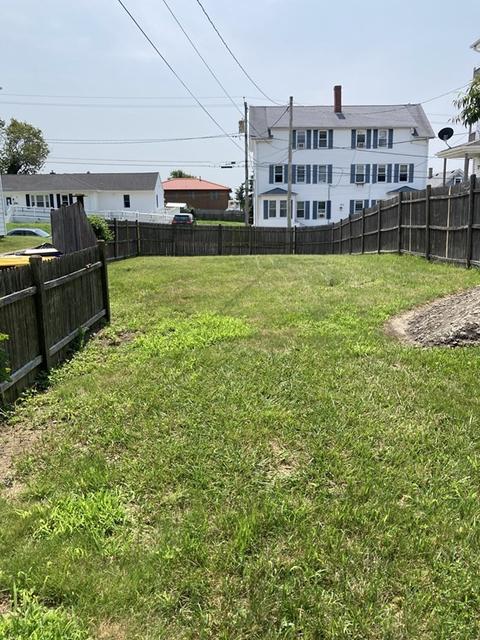 370 Palmer St, Fall River, MA 02721 photo 4