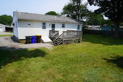 77 Windsor St, Fall River, MA 02723 photo 3
