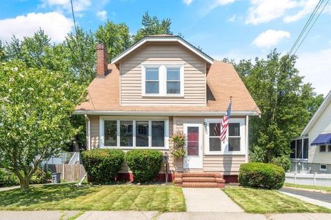 33 Pilgrim Rd, Milton, MA 02186 photo 1