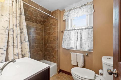 33 Pilgrim Rd, Milton, MA 02186 photo 34