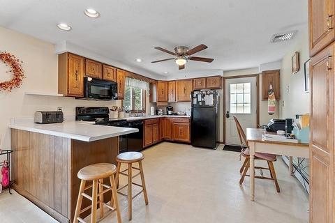 1 Sheldon Rd, Peabody, MA 01960 photo 3