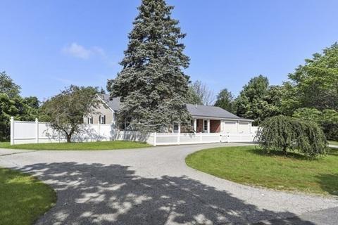 282 Needham St, Dedham, MA 02026 photo 3