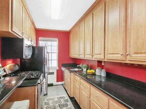 48 Browne St #4, Brookline, MA 02446 photo 5