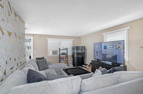 40 Humbert St, Springfield, MA 01109 photo 6