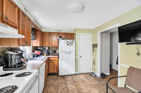 40 Humbert St, Springfield, MA 01109 photo 8