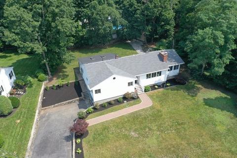9 Trinity Rd, Winchester, MA 01890 photo 1