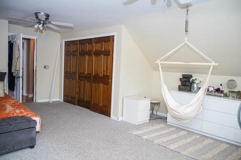 11 Enid St, Worcester, MA 01604 photo 14