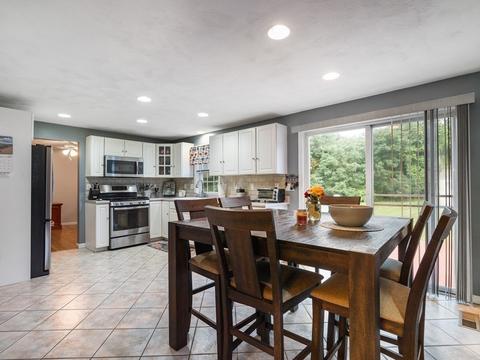 32 Trinity Cir, Attleboro, MA 02703 photo 5