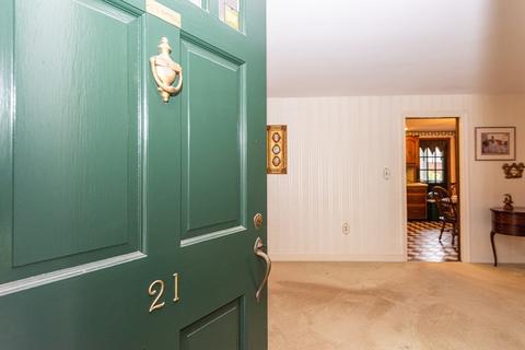 21 Shepard St, Marblehead, MA 01945 photo 8