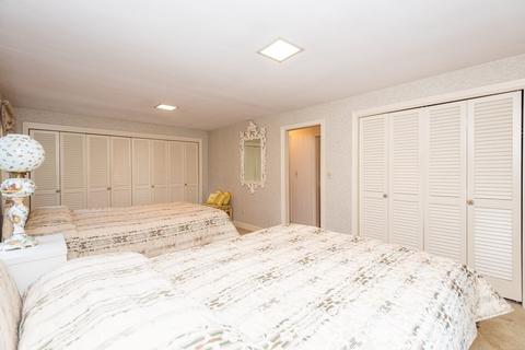 21 Shepard St, Marblehead, MA 01945 photo 16