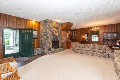 21 Shepard St, Marblehead, MA 01945 photo 25