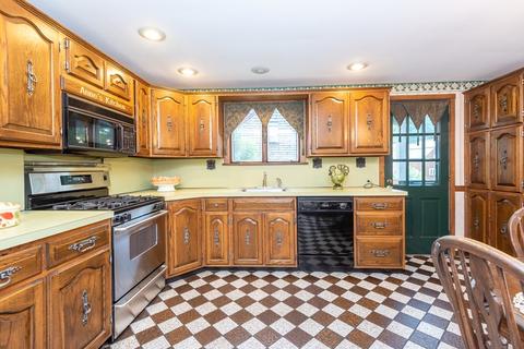21 Shepard St, Marblehead, MA 01945 photo 17
