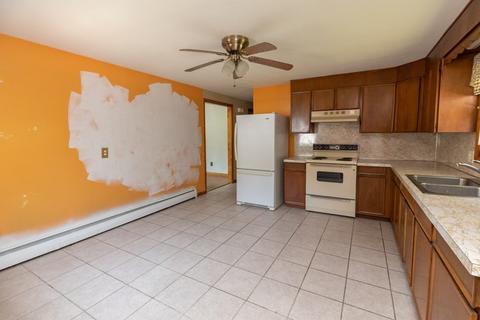 170 Mildred Ave, Springfield, MA 01104 photo 9