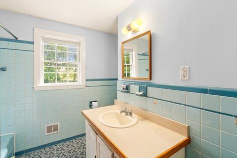 7 Colonial Rd, Beverly, MA 01915 photo 16