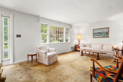 7 Colonial Rd, Beverly, MA 01915 photo 4