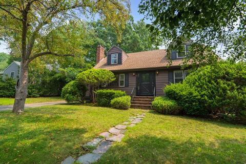 7 Colonial Rd, Beverly, MA 01915 photo 2