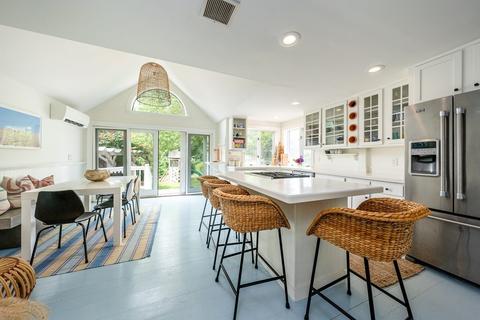 1045 Main St, Barnstable, MA 02655 photo 3