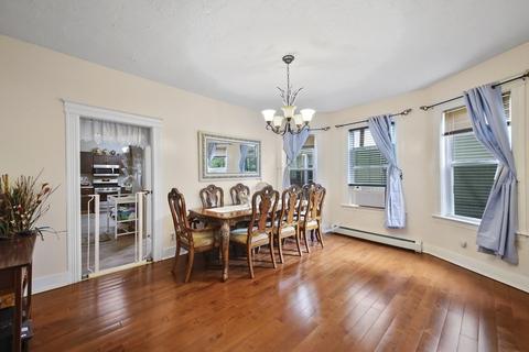 8 Pelham St, Worcester, MA 01609 photo 6
