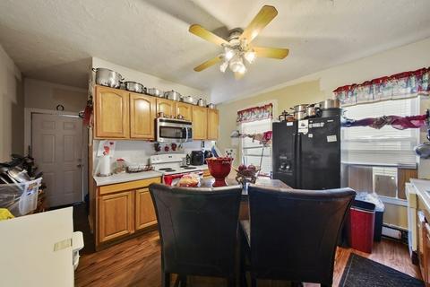8 Pelham St, Worcester, MA 01609 photo 22