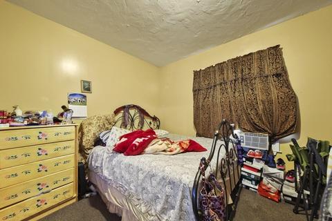 8 Pelham St, Worcester, MA 01609 photo 21