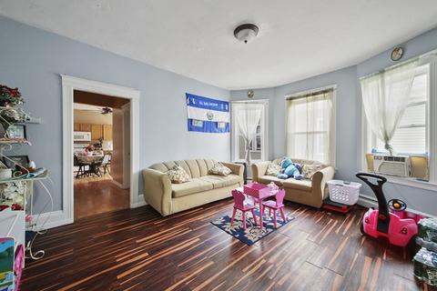 8 Pelham St, Worcester, MA 01609 photo 29