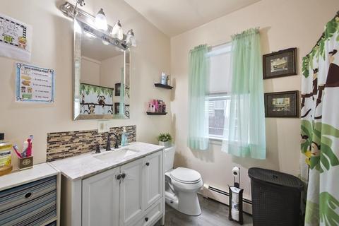 8 Pelham St, Worcester, MA 01609 photo 7