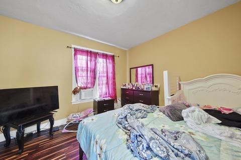 8 Pelham St, Worcester, MA 01609 photo 36