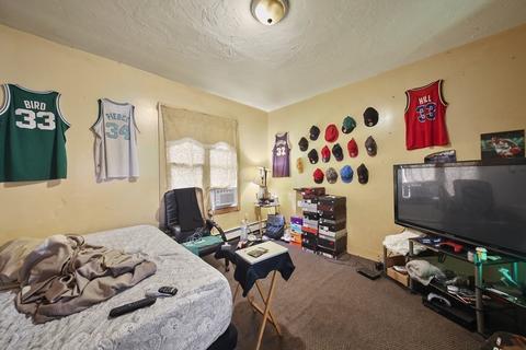 8 Pelham St, Worcester, MA 01609 photo 19
