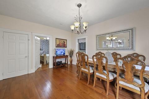 8 Pelham St, Worcester, MA 01609 photo 5