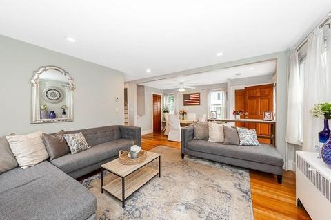27 Chestnut St, Danvers, MA 01923 photo 5