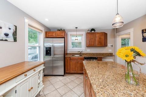 27 Chestnut St, Danvers, MA 01923 photo 15