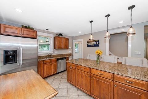27 Chestnut St, Danvers, MA 01923 photo 14