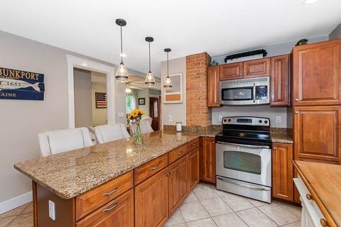 27 Chestnut St, Danvers, MA 01923 photo 13