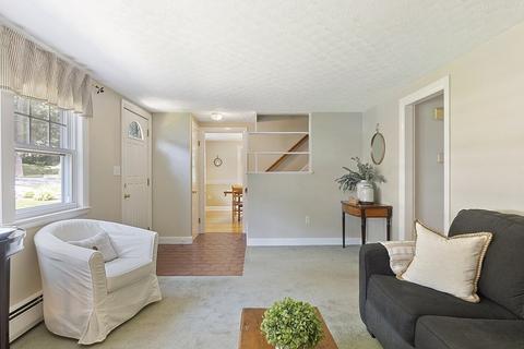 35 Mohawk Dr, Acton, MA 01720 photo 4