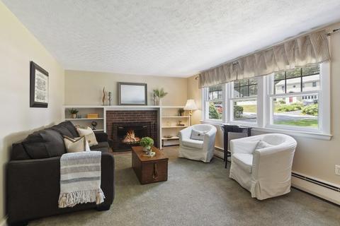 35 Mohawk Dr, Acton, MA 01720 photo 3