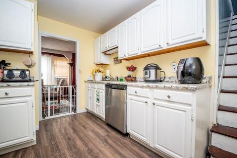 180 Foster St, Fall River, MA 02721 photo 6