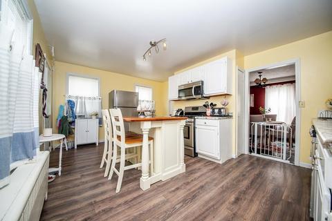 180 Foster St, Fall River, MA 02721 photo 5