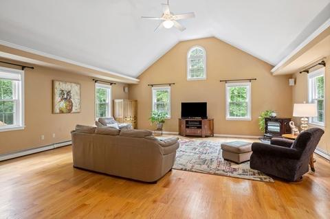 16 Oak St, Dunstable, MA 01827 photo 4